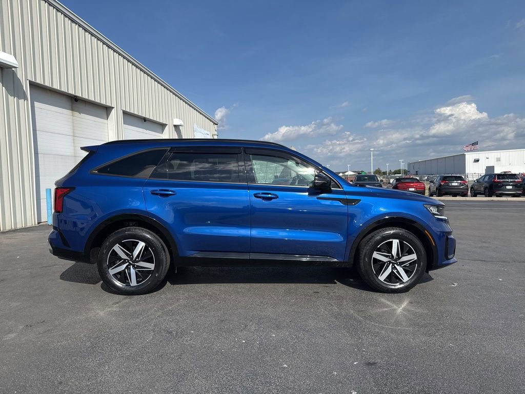 Used 2022 Kia Sorento EX w/ Panoramic Sunroof Package FWD image 8