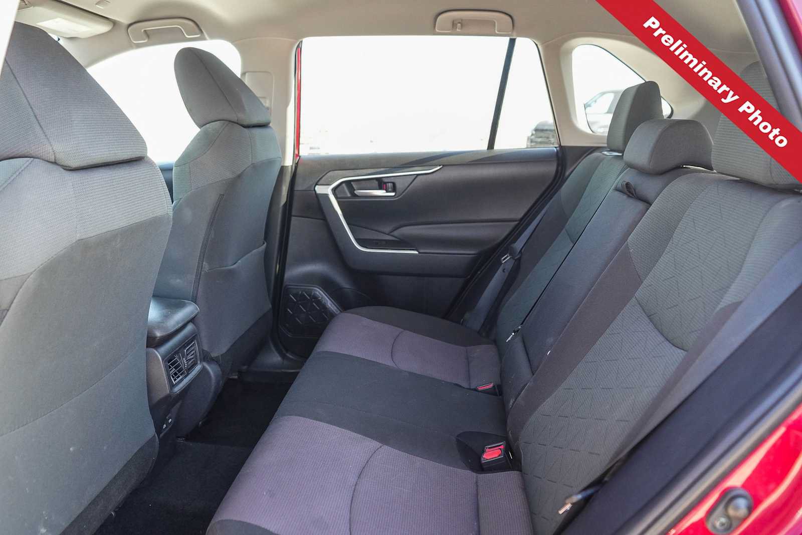 Used 2025 Toyota RAV4 XLE FWD image 12