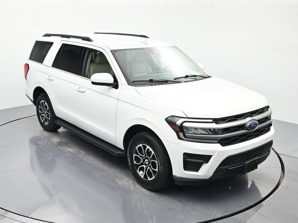 Used 2024 Ford Expedition XLT image 32