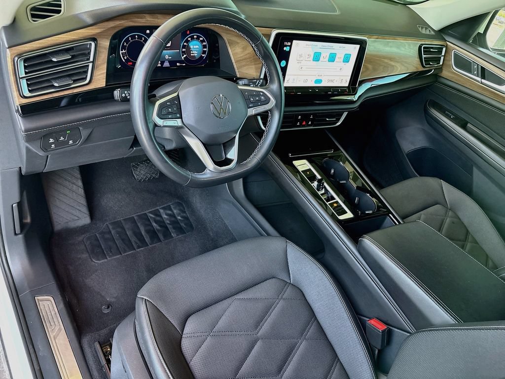 Used 2024 Volkswagen Atlas SE AWD/4WD image 9