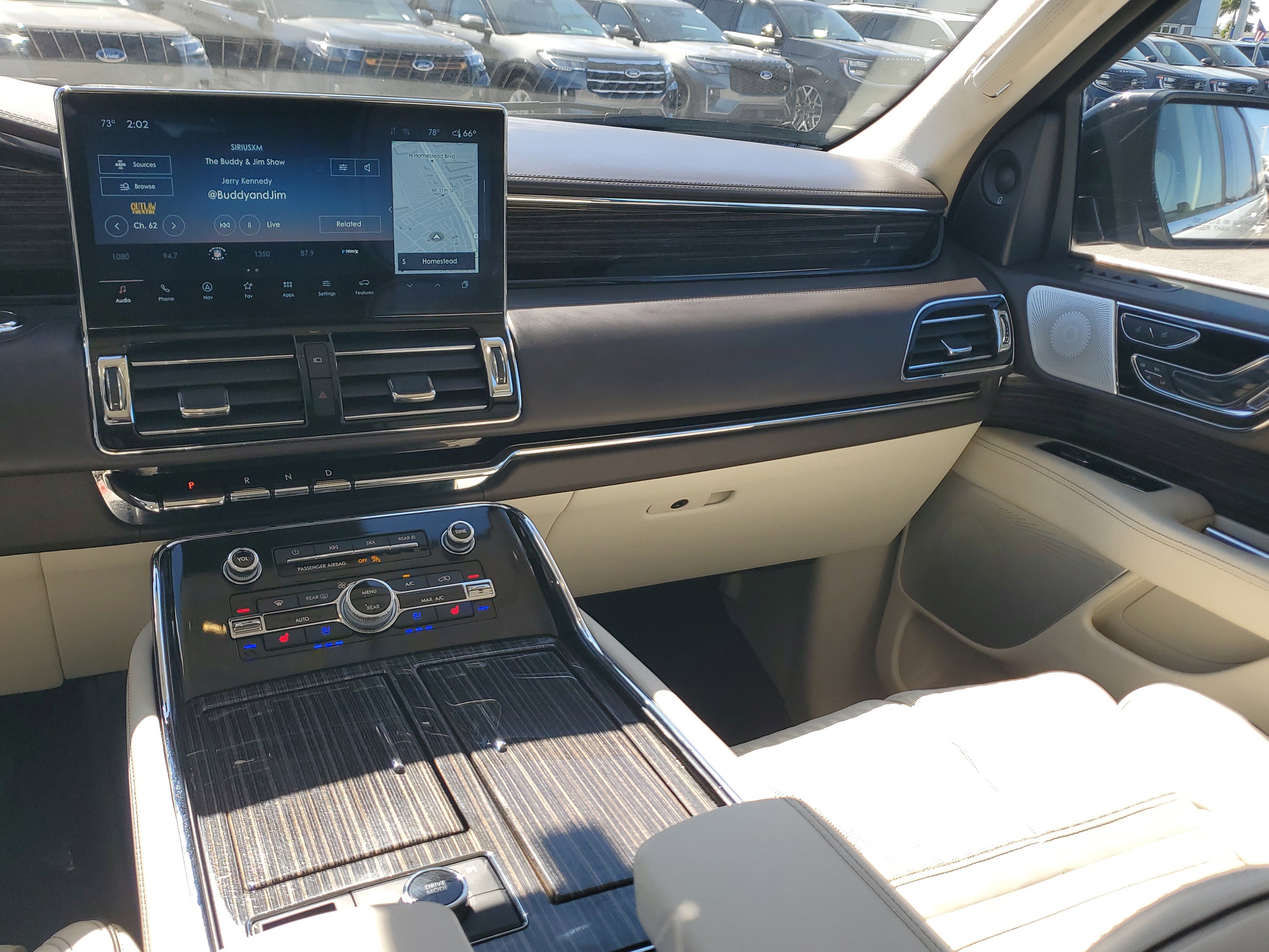 Used 2024 Lincoln Navigator Black Label image 18