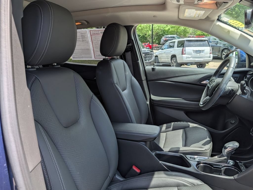 Used 2023 Buick Encore GX Essence w/ Experience Buick Package FWD image 16