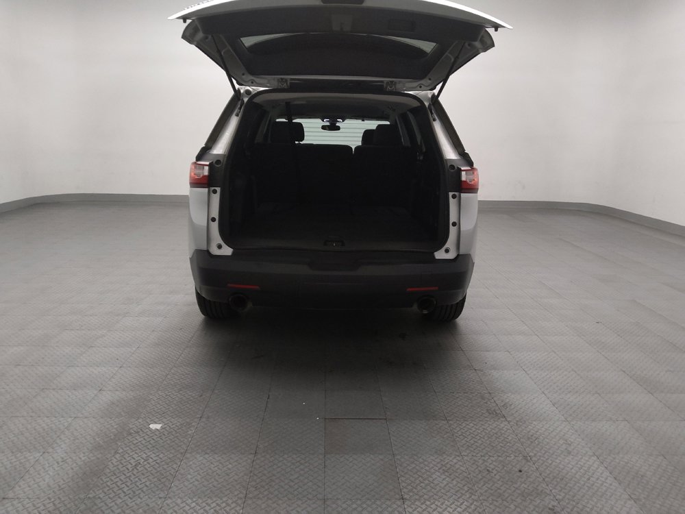 Used 2021 Chevrolet Traverse LS FWD image 29