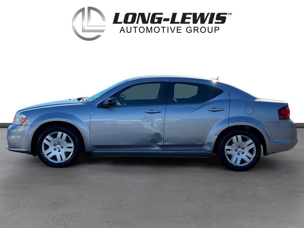Used 2013 Dodge Avenger SE image 2