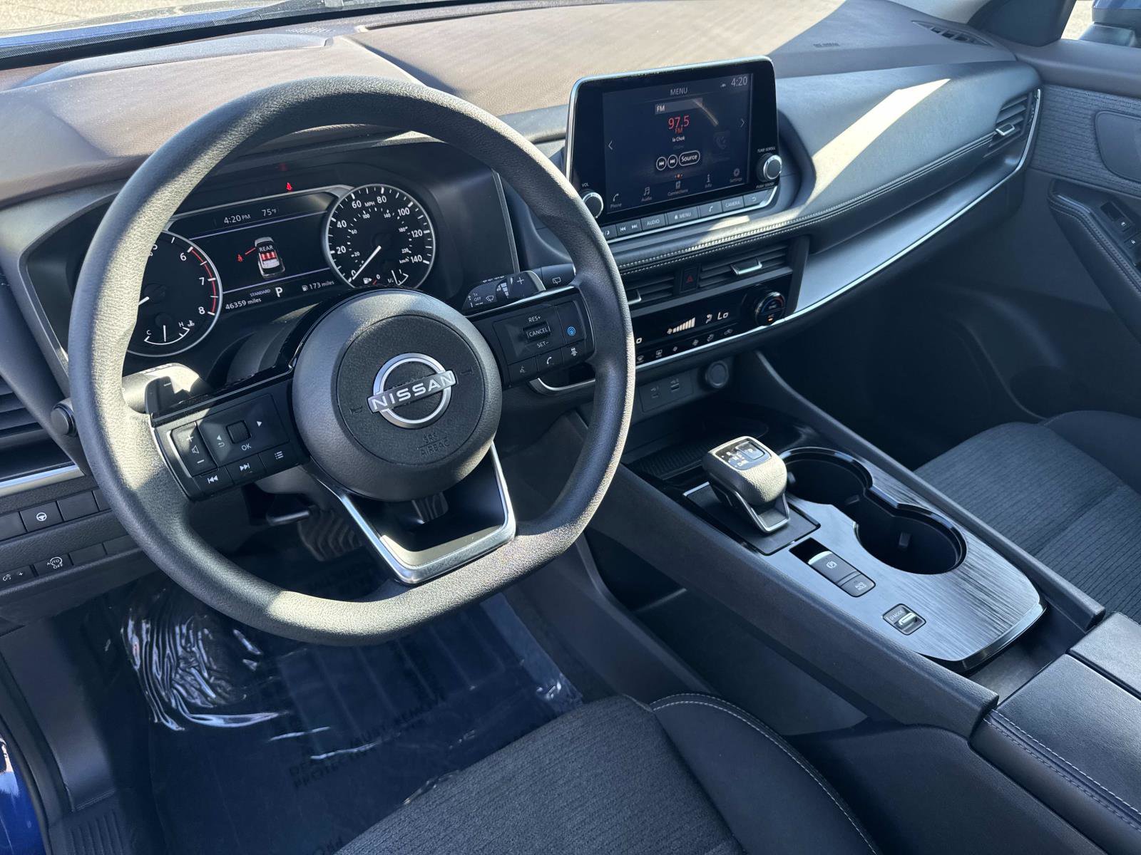 Used 2023 Nissan Rogue SV image 7