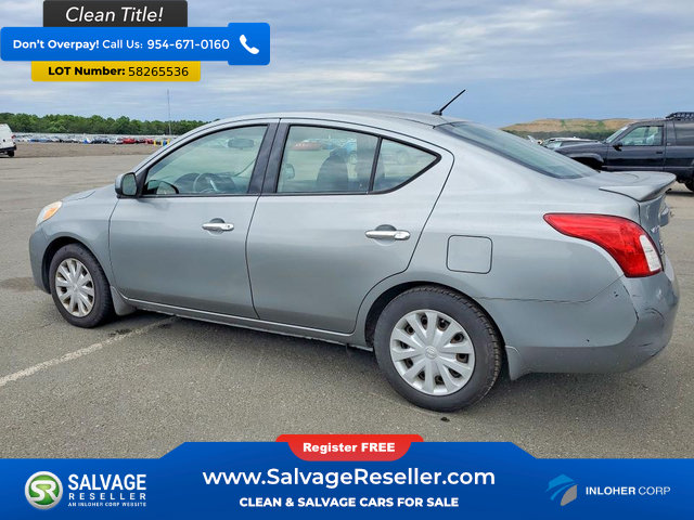 Used 2014 Nissan Versa SV FWD image 3