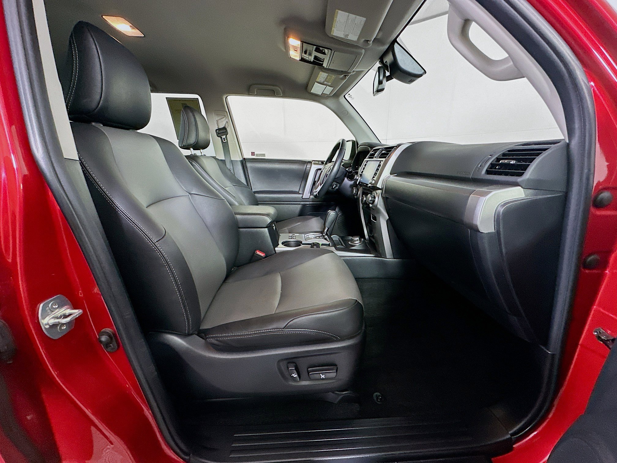 Used 2024 Toyota 4Runner SR5 Premium image 30