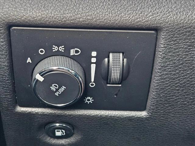 Used 2019 Jeep Grand Cherokee Altitude RWD image 6