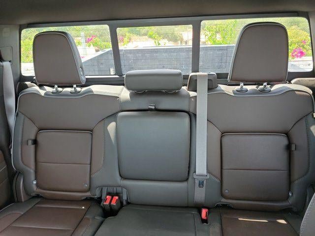 Used 2023 GMC Sierra 1500 Denali w/ Denali Reserve Package AWD/4WD image 13