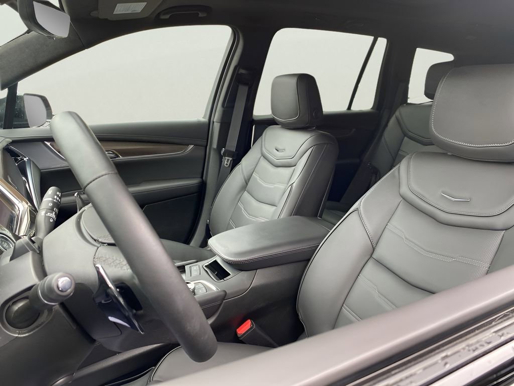 Used 2025 Cadillac XT6 Sport w/ Platinum Package image 15