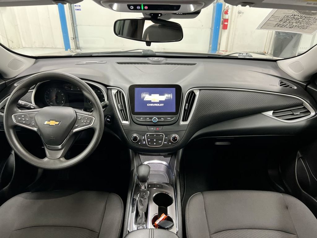 Used 2025 Chevrolet Malibu LT image 10