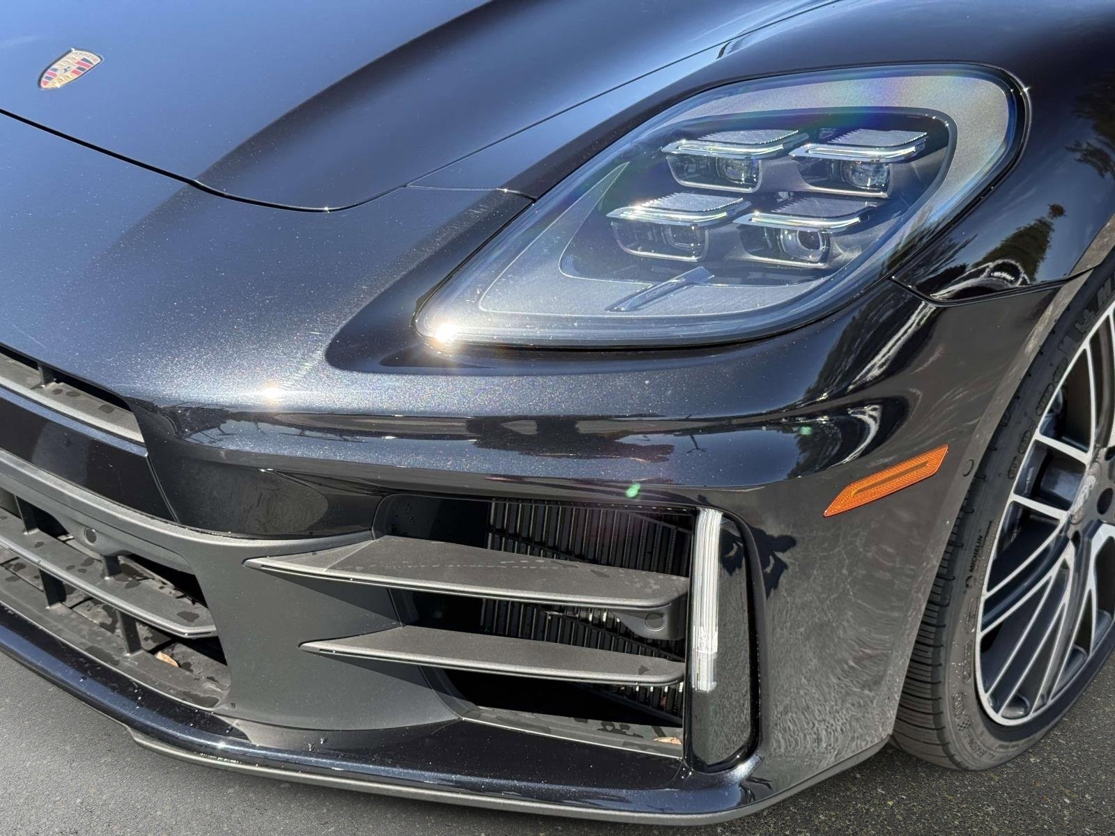 Used 2024 Porsche Panamera image 10