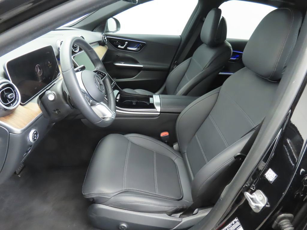 Used 2025 Mercedes-Benz C 300 Sedan image 19