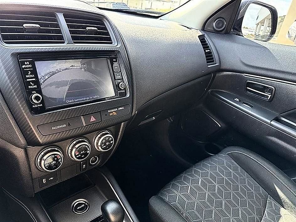Used 2023 Mitsubishi Outlander Sport ES AWD/4WD image 9