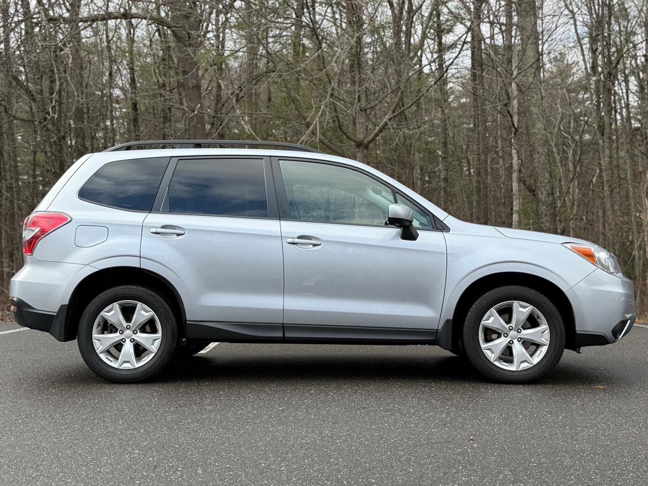 Used 2015 Subaru Forester 2.5i Premium w/ All-Weather Package AWD/4WD image 4