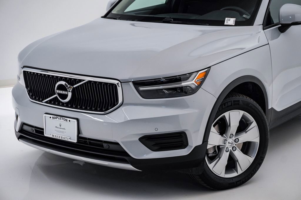 Used 2020 Volvo XC40 T5 Momentum w/ Protection Package Premier image 4