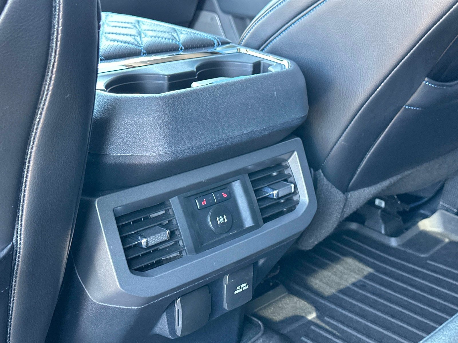 Used 2023 Ford F450 Lariat w/ Lariat Ultimate Package image 18