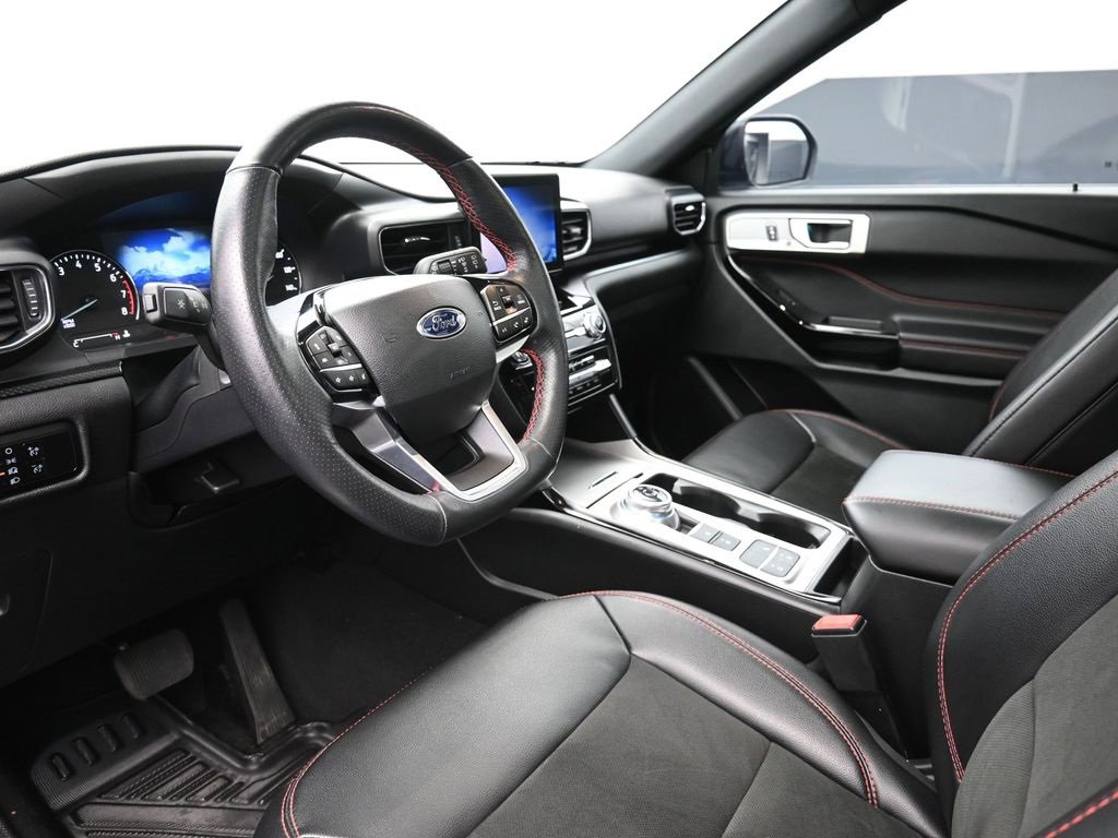 Certified 2023 Ford Explorer ST-Line w/ Class IV Trailer Tow Package image 18