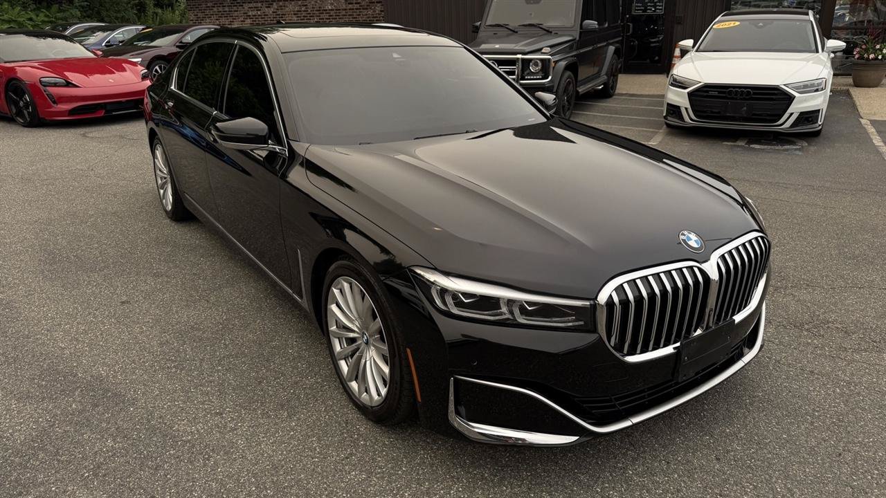 Used 2022 BMW 740i xDrive w/ Premium Package AWD/4WD image 19