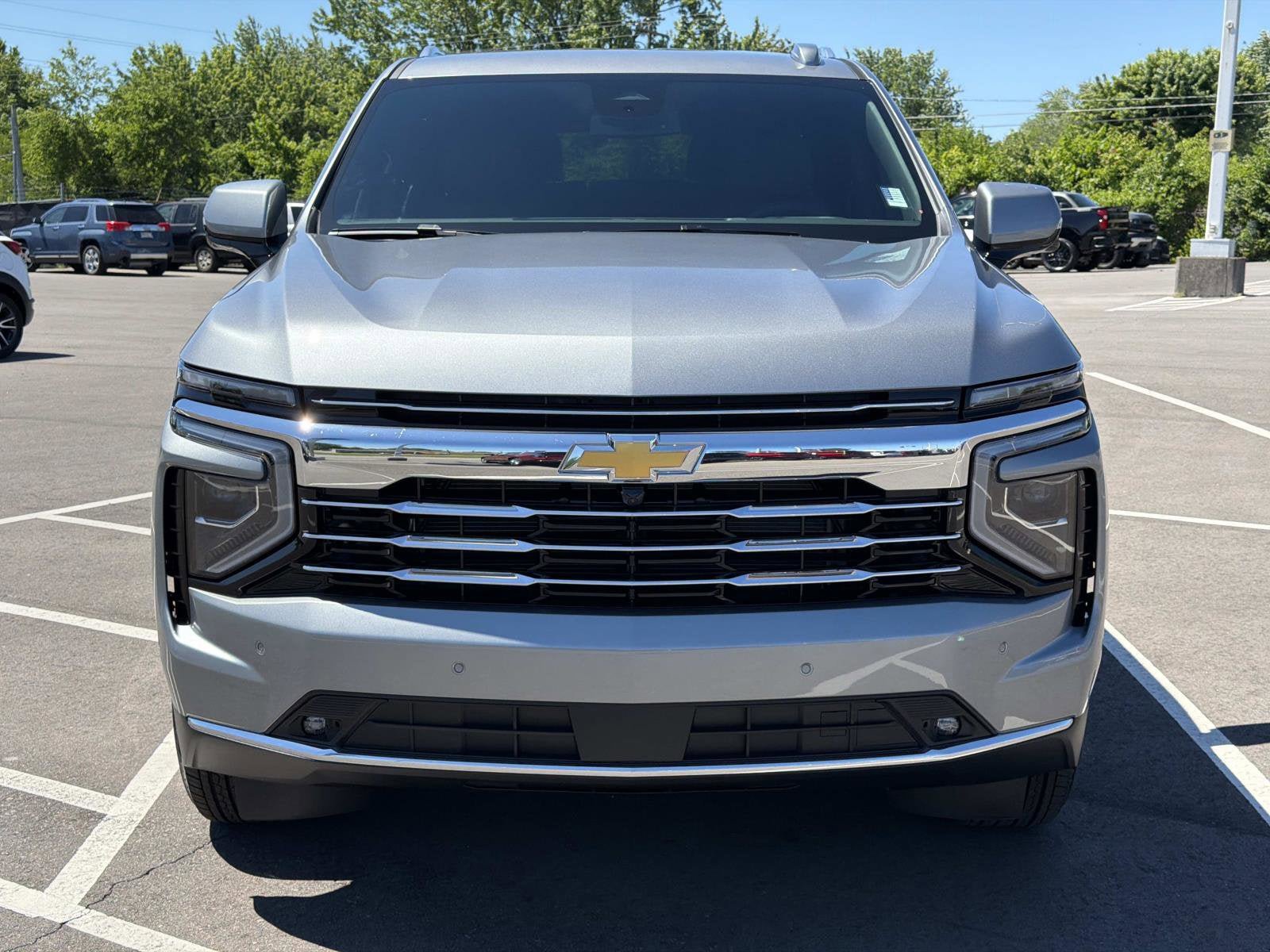 New 2026 Chevrolet Suburban LT w/ Comfort Package AWD/4WD image 2