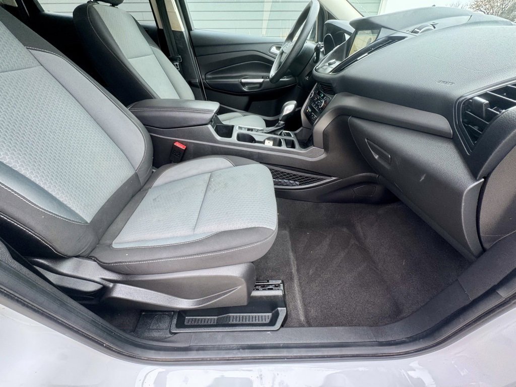 Used 2019 Ford Escape SE image 16