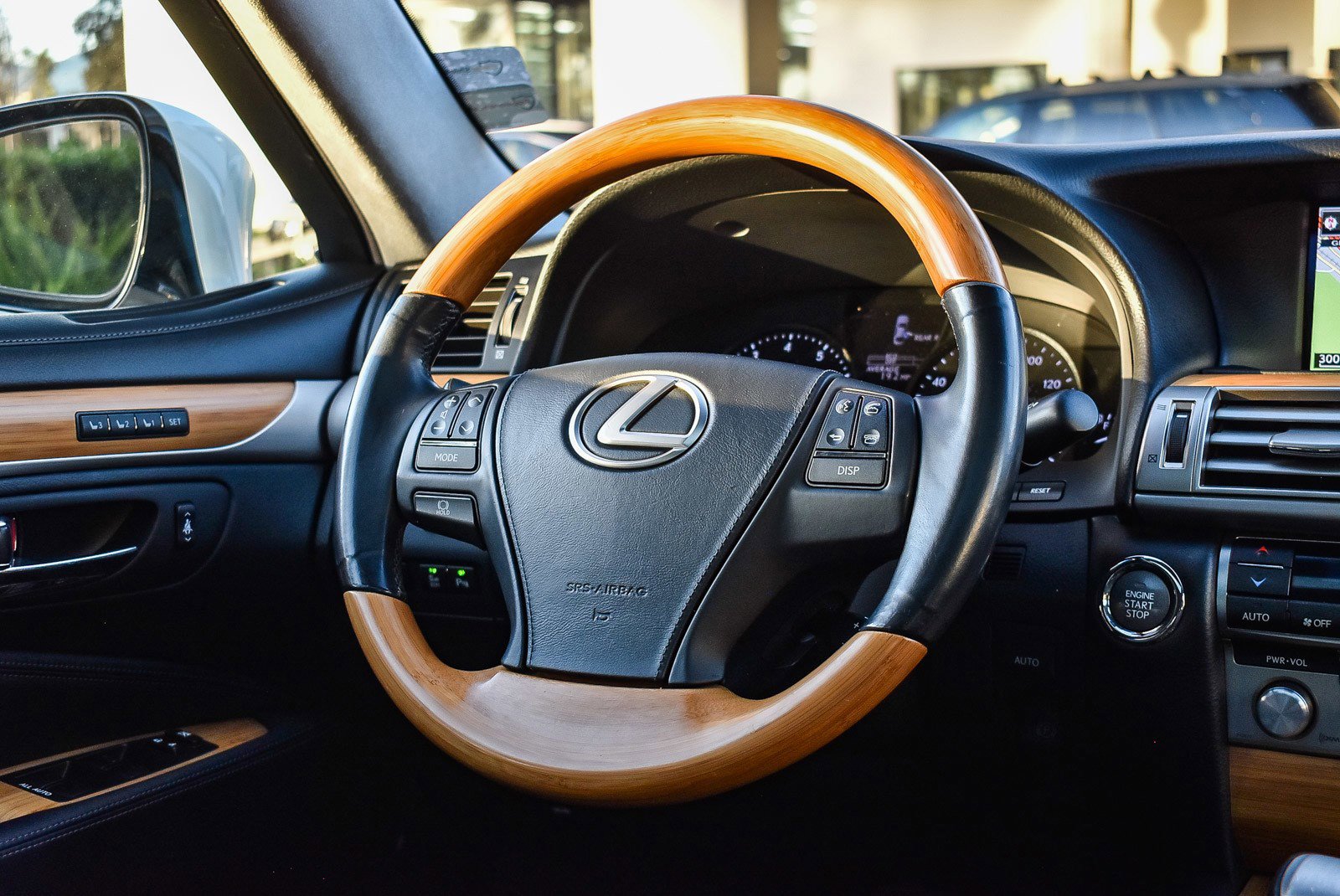 Used 2015 Lexus LS 460 L image 14