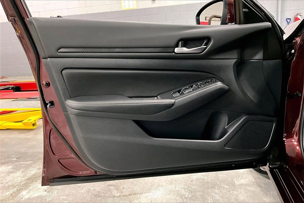 Certified 2024 Nissan Altima 2.5 SV w/ SV Premium Package image 25