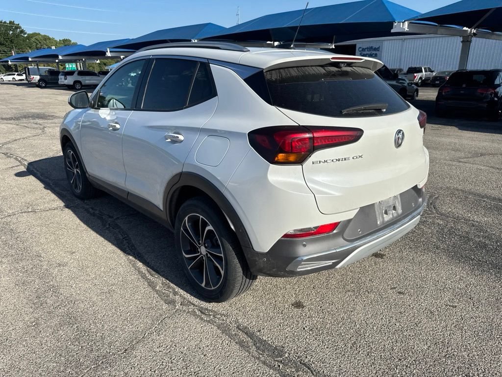 Used 2022 Buick Encore GX Essence w/ Advanced Technology Package FWD image 4