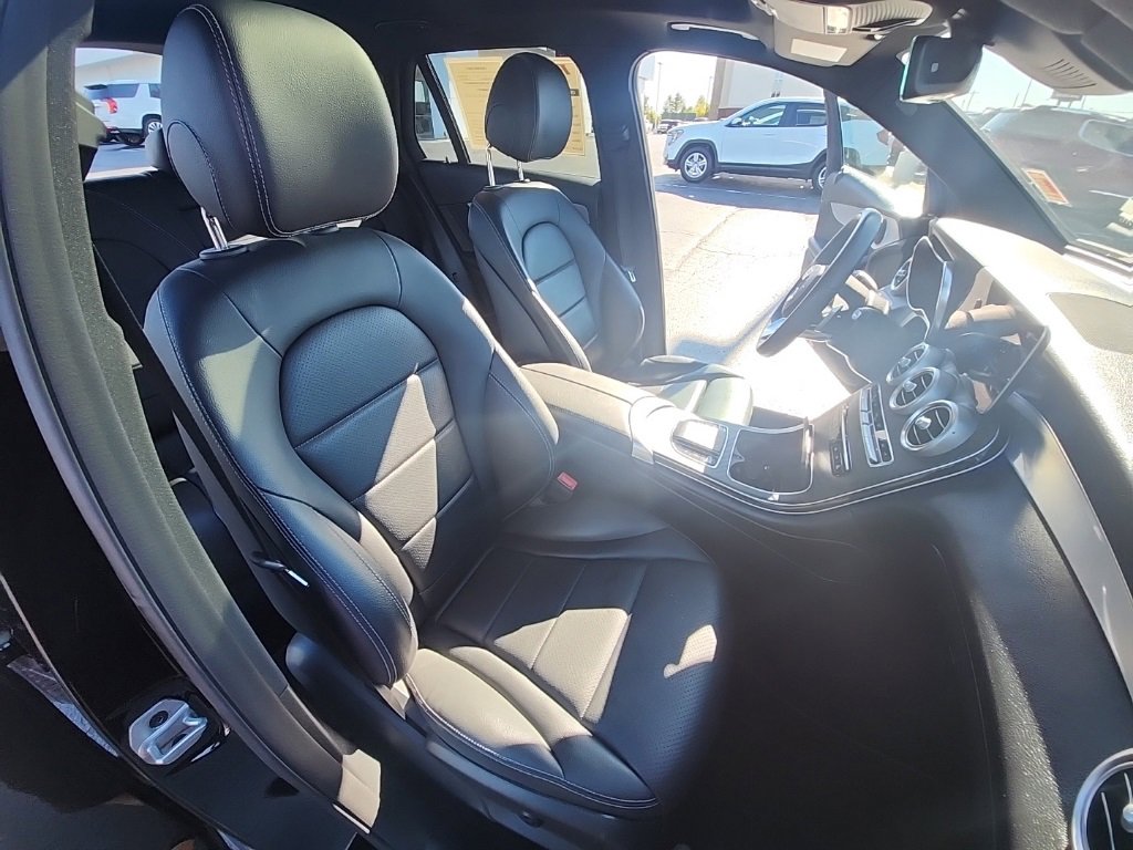 Used 2022 Mercedes-Benz GLC 300 image 17