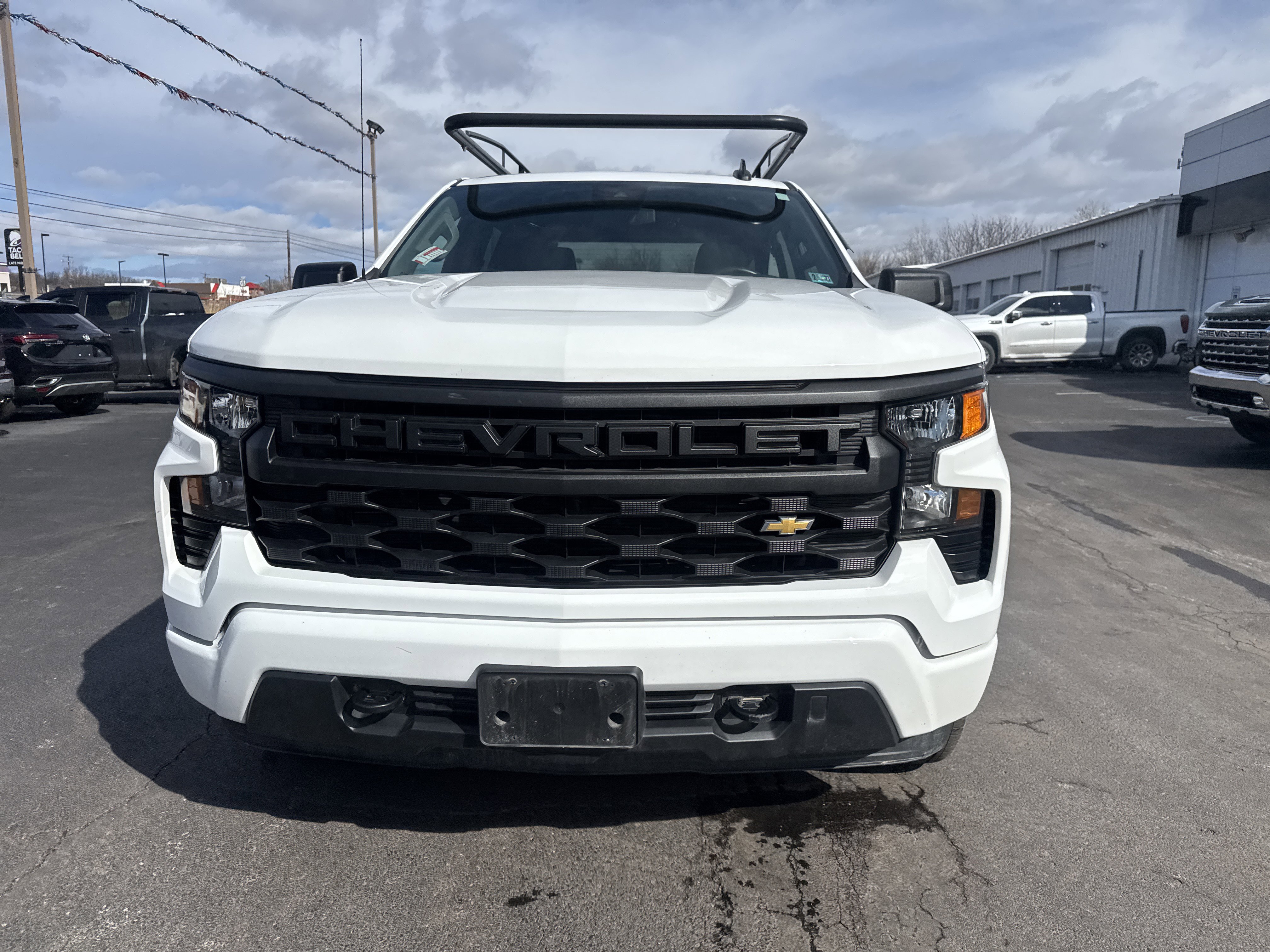 Used 2023 Chevrolet Silverado 1500 Custom image 9