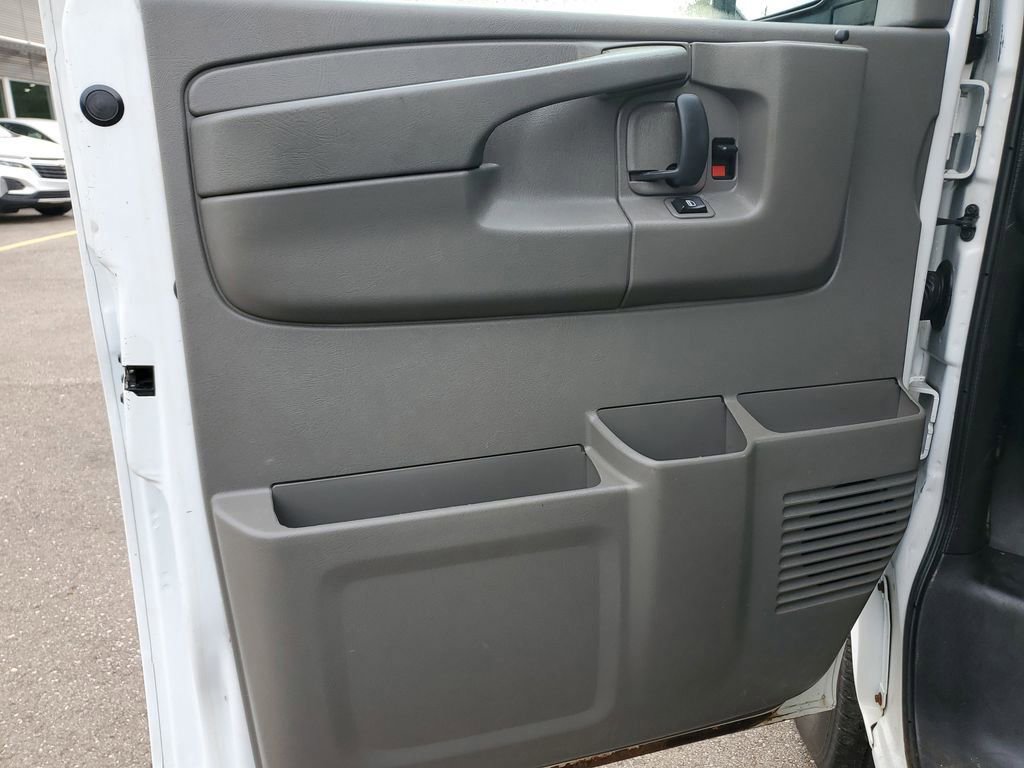 Used 2014 Chevrolet Express 2500 w/ Express Access Plus Package image 12