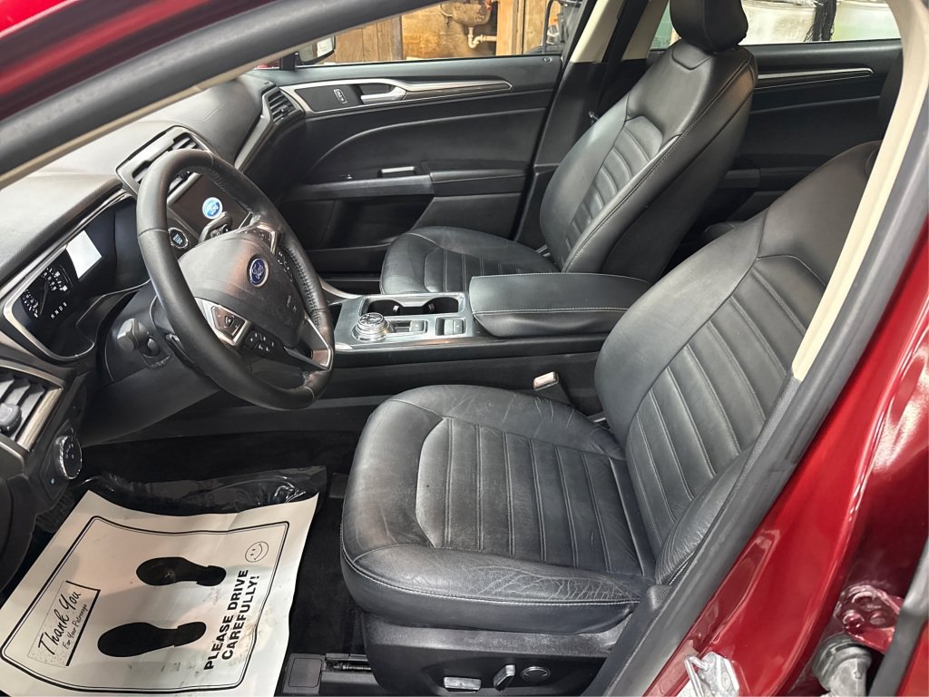 Used 2017 Ford Fusion SE w/ Fusion SE Technology Package FWD image 11