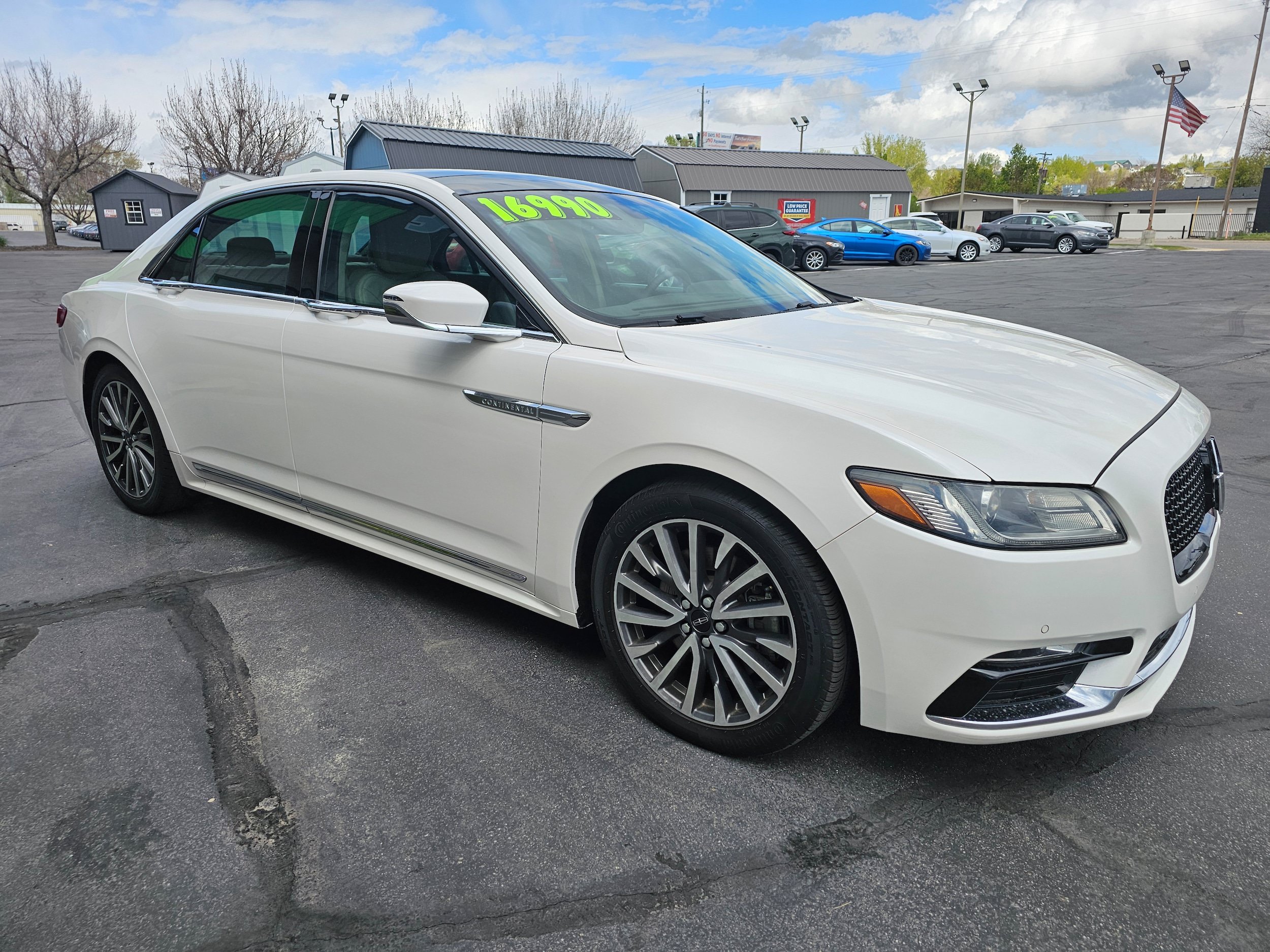 Used 2017 Lincoln Continental Select FWD image 4