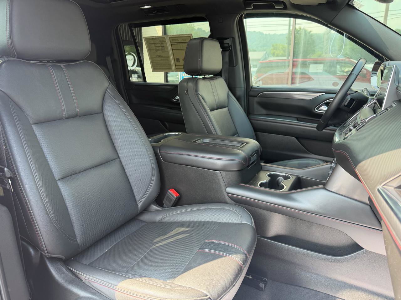 Used 2022 Chevrolet Suburban RST w/ Luxury Package AWD/4WD image 19