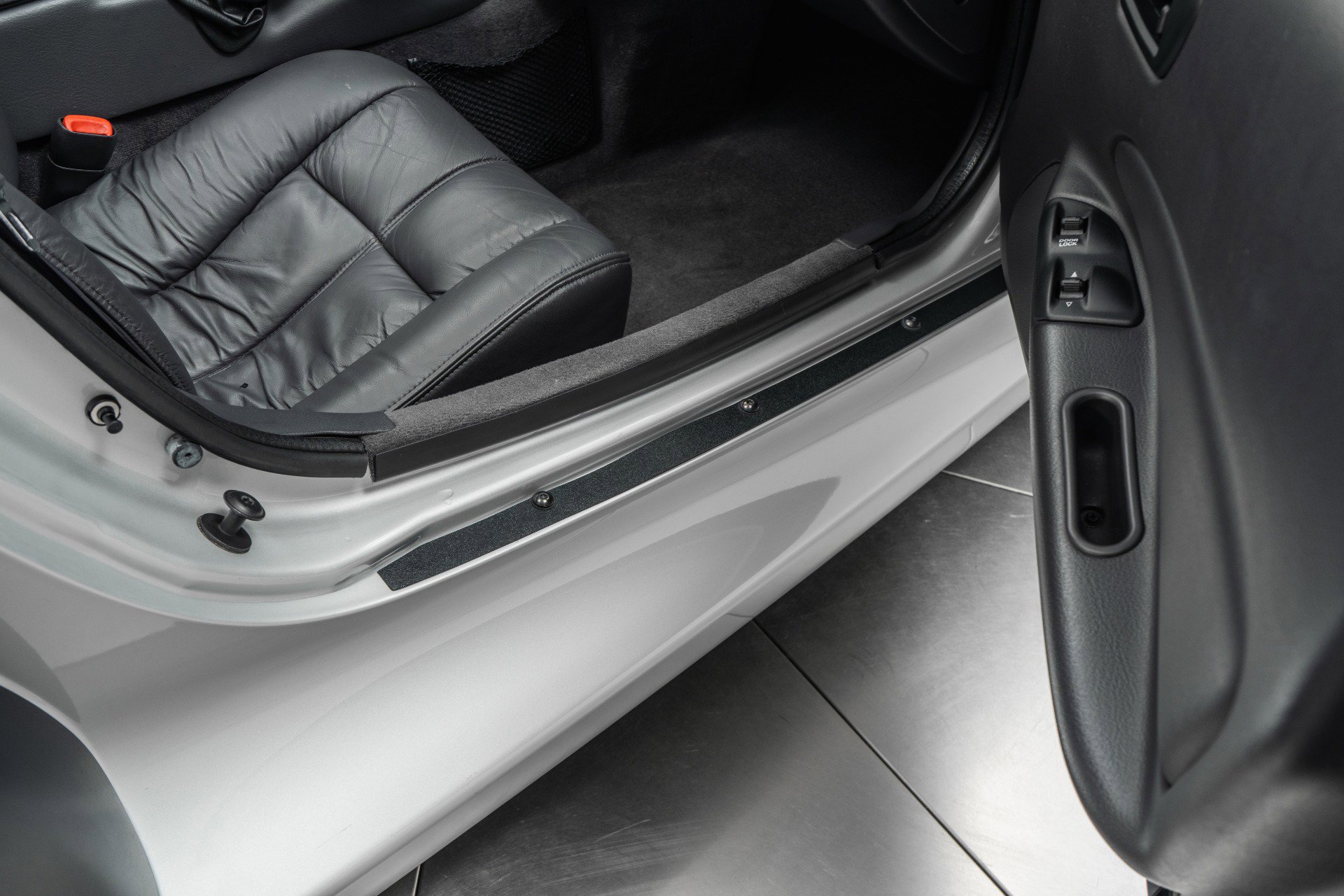 Used 2000 Plymouth Prowler image 28