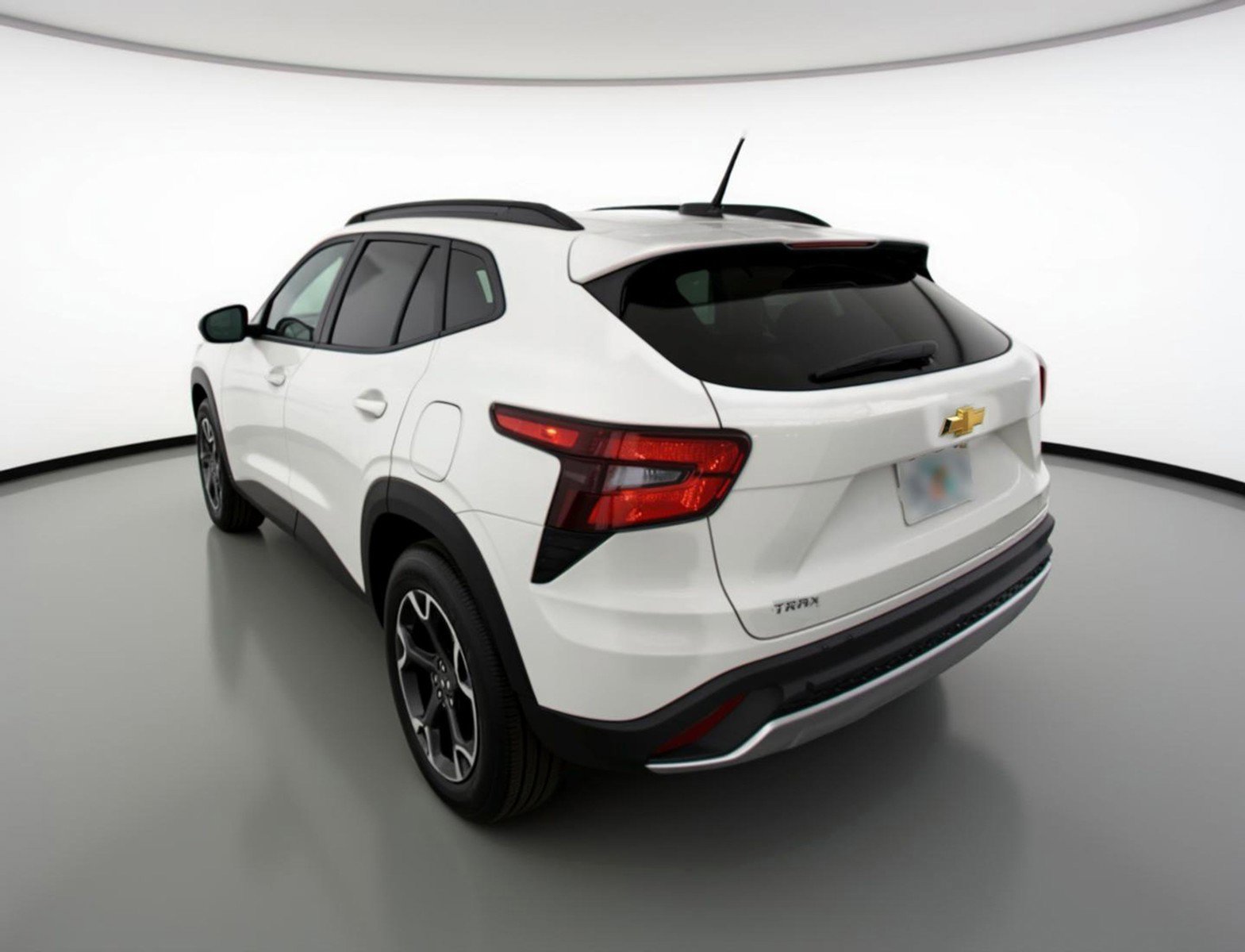 Used 2025 Chevrolet Trax LT FWD image 6