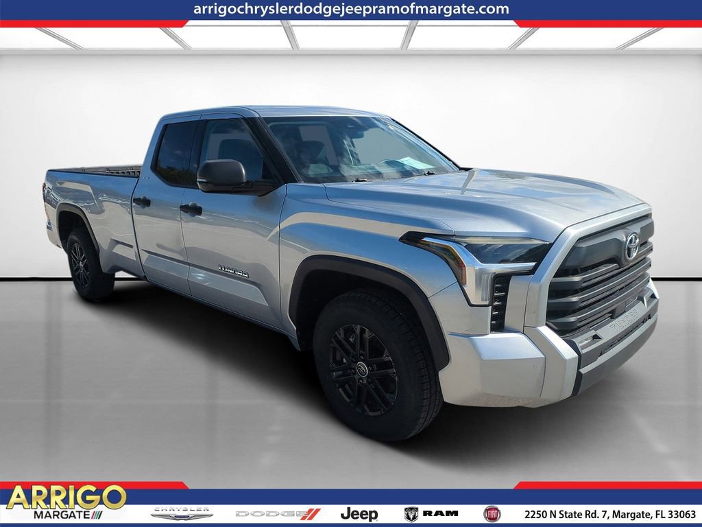 Used 2022 Toyota Tundra SR5 w/ SR5 Convenience Package image 1
