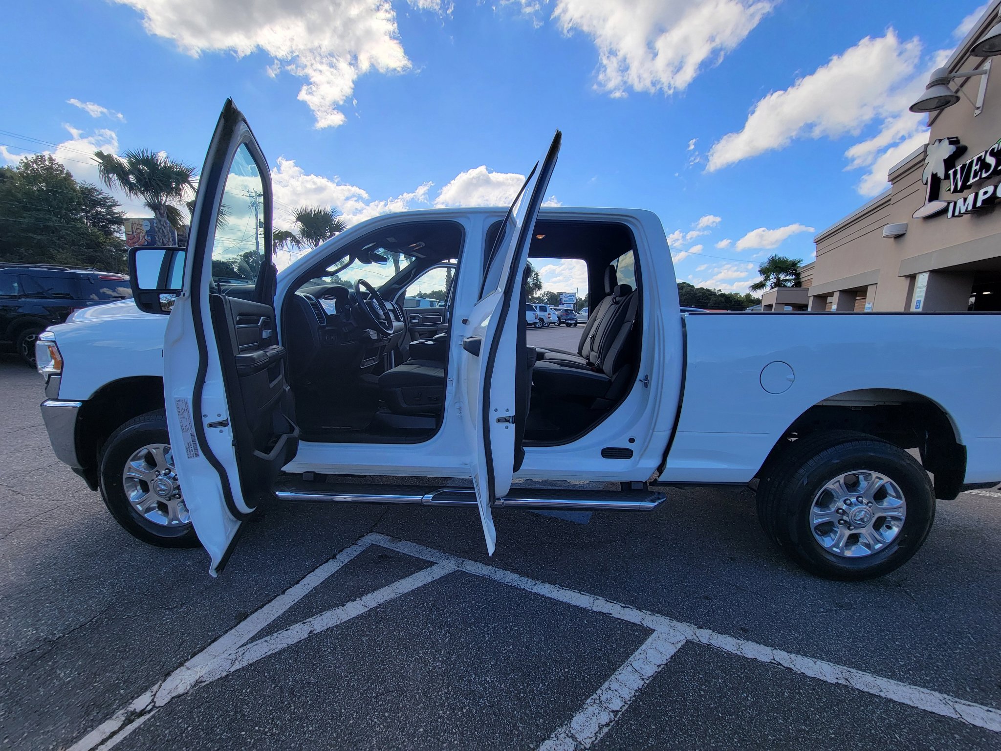 Used 2024 RAM 2500 Big Horn image 22