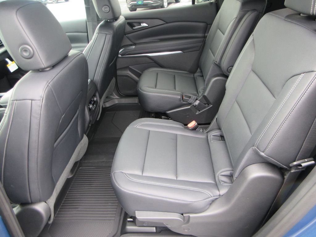 New 2026 Chevrolet Traverse LT w/ Sun and Wheel Package image 13