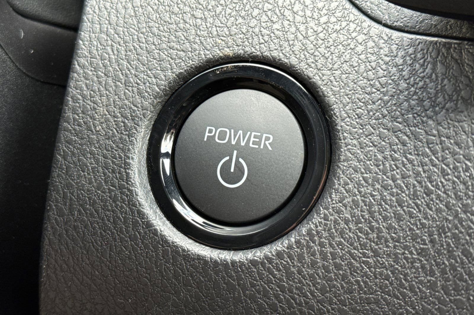 New 2026 Toyota Camry Hybrid FWD image 25
