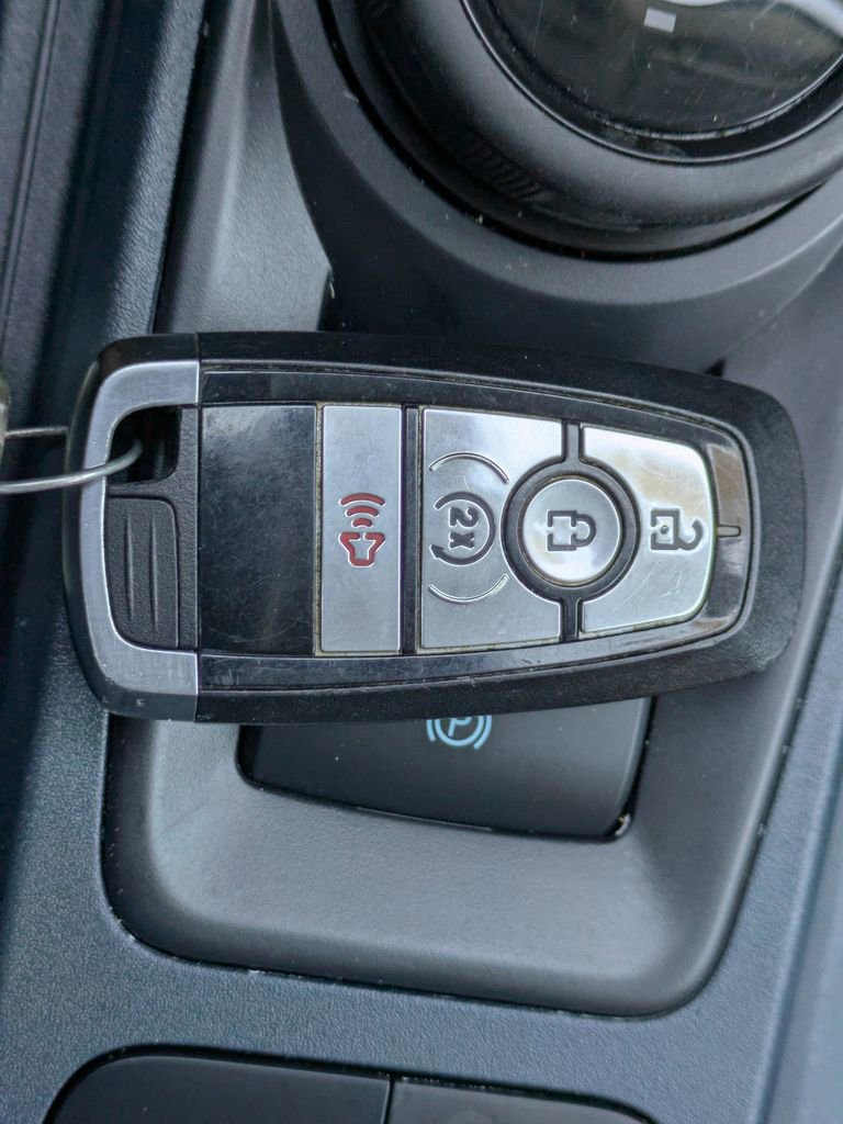 Used 2022 Ford Maverick Lariat w/ Lariat Luxury Package image 29