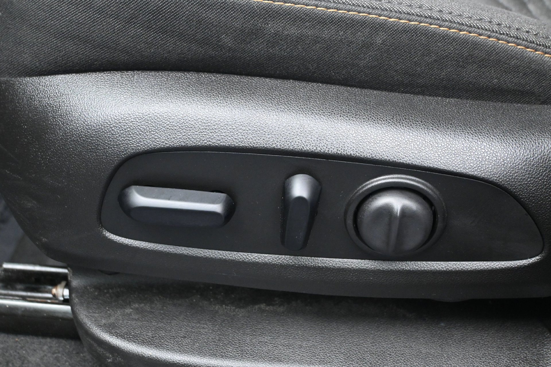 Used 2018 Chevrolet Equinox LT FWD image 21