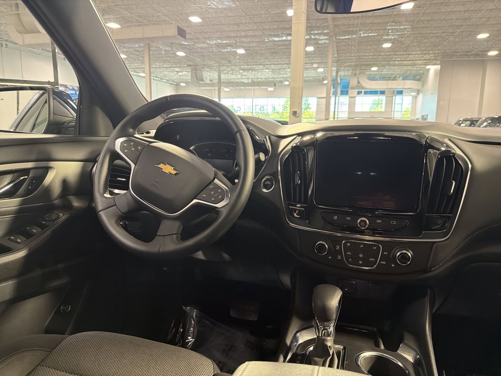 Used 2023 Chevrolet Traverse LT AWD/4WD image 22