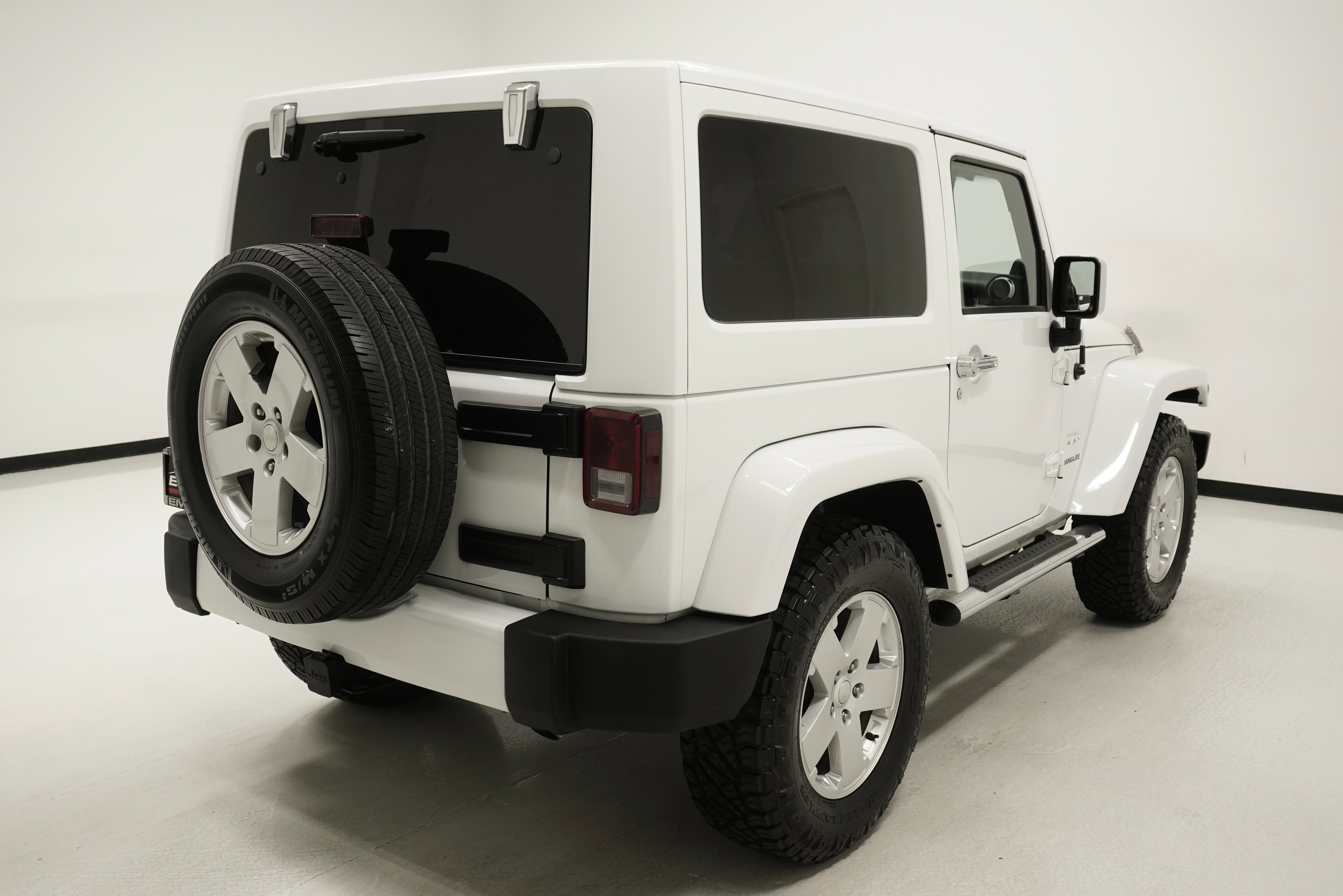 Used 2011 Jeep Wrangler Sahara w/ Connectivity Group image 4