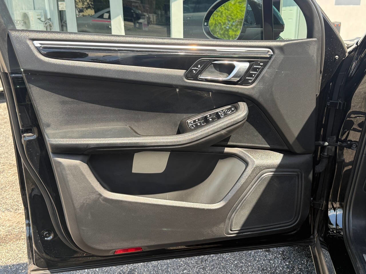 Used 2015 Porsche Macan S AWD/4WD image 13