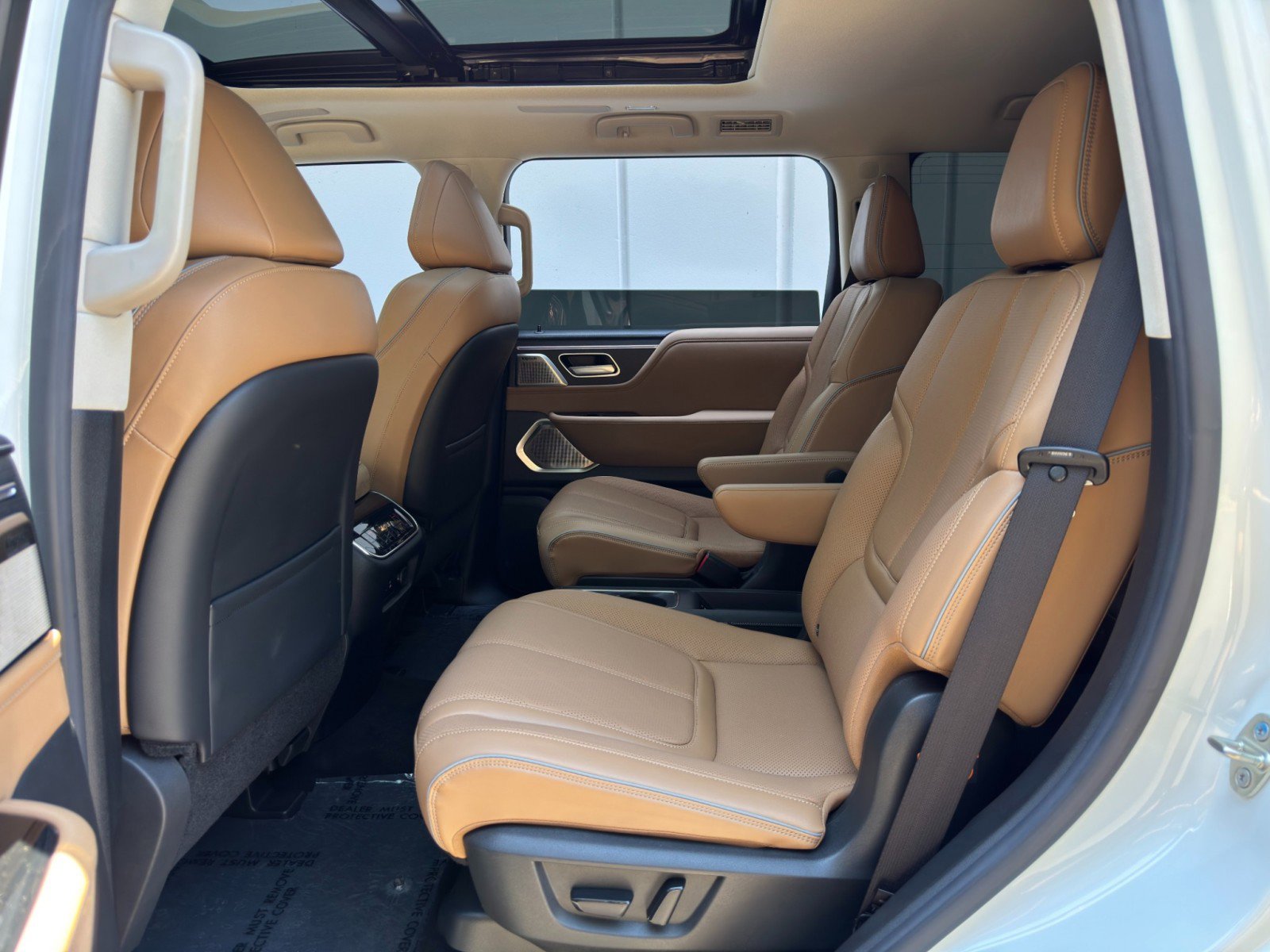 Used 2025 INFINITI QX80 Sensory w/ Premium Cargo Package AWD/4WD image 49