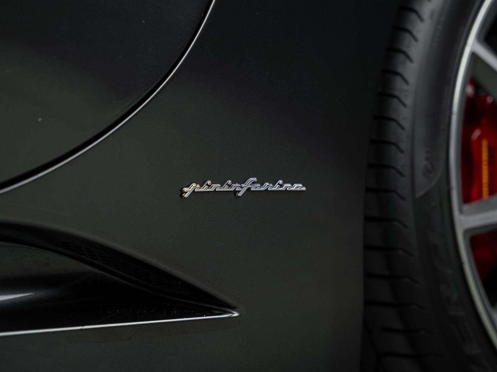 Used 2010 Ferrari California RWD image 27