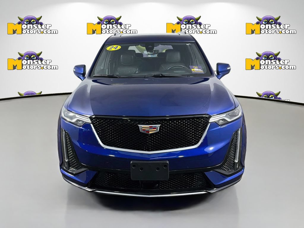 Used 2024 Cadillac XT6 Sport w/ Technology Package AWD/4WD image 2