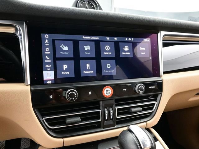 Certified 2023 Porsche Macan image 10