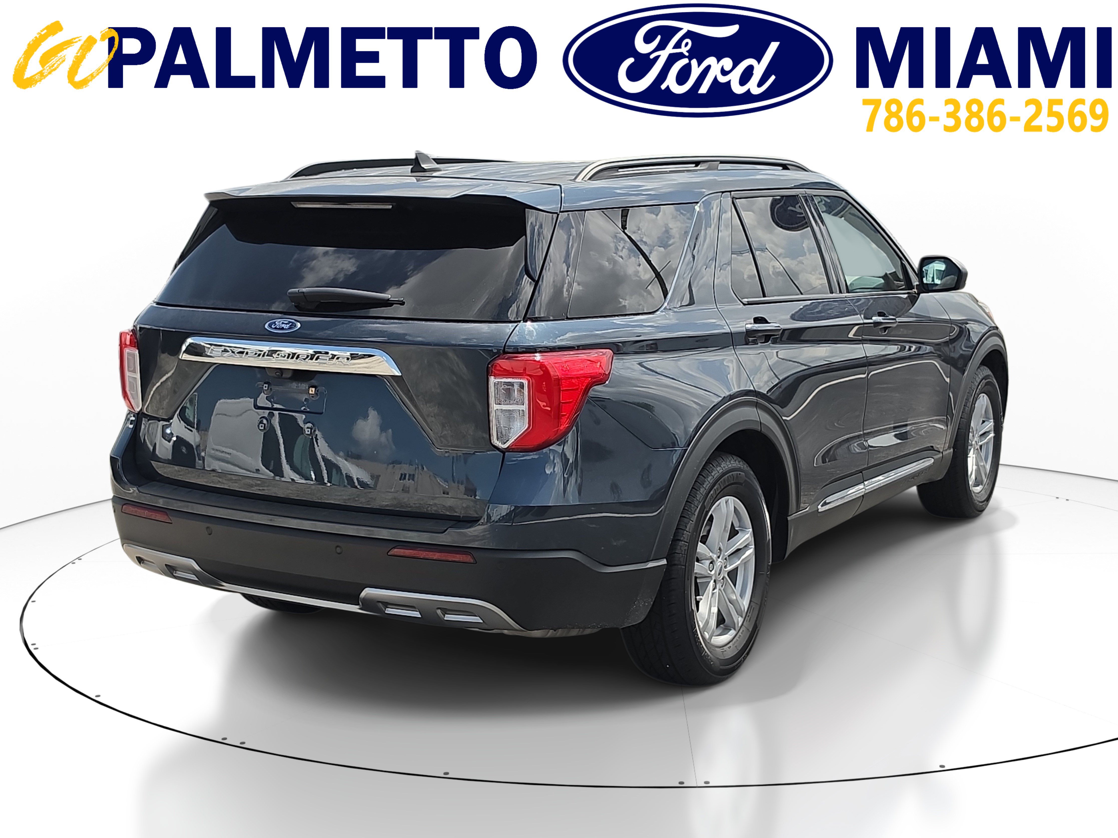 Used 2023 Ford Explorer XLT w/ Equipment Group 202A RWD image 6